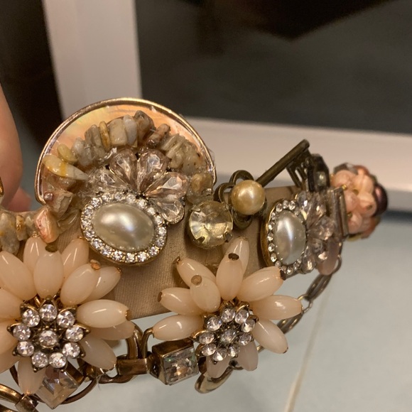 Elegant Floral Beaded Headband - Picture 6 of 7